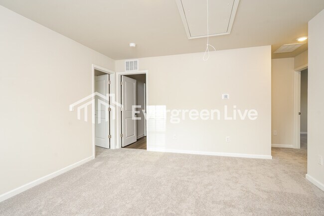 Building Photo - 811 Pear Blossom Ct