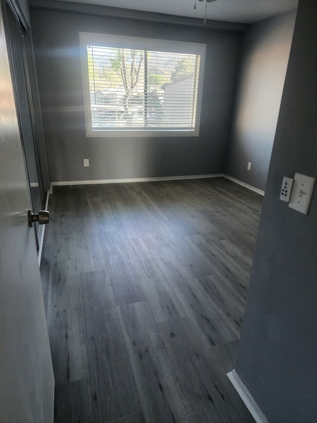 Building Photo - 2560 Avenida Del Vista