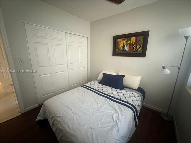 Building Photo - 30 NE 26th St