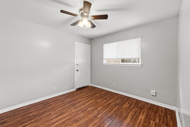 Building Photo - 2201 Lanier Dr