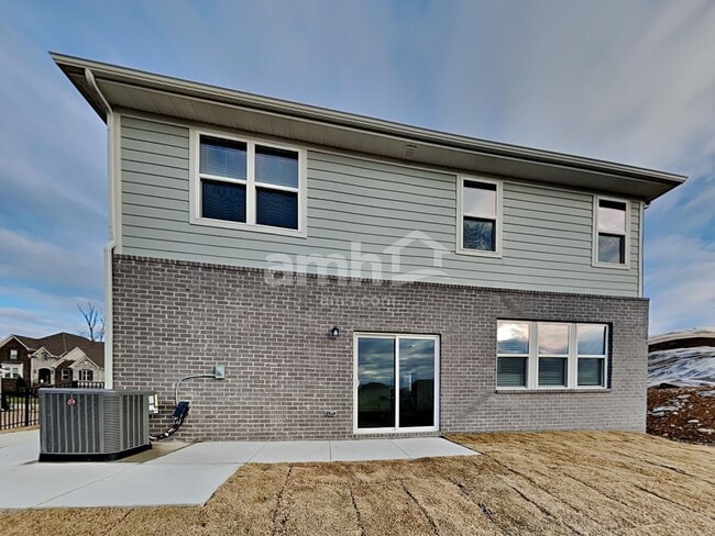 Building Photo - 218 Malayna Dr S