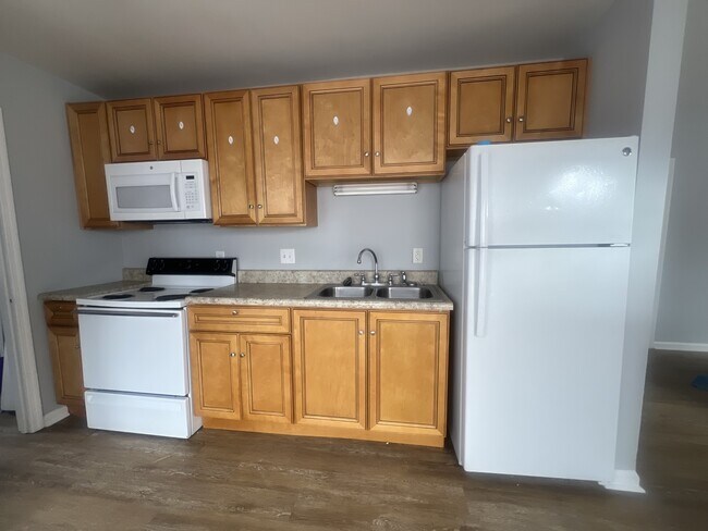 Building Photo - 3306 Chesapeake Cir