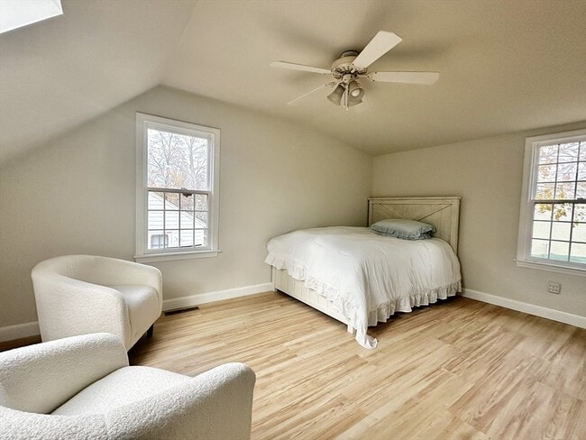 Building Photo - 25 Warren Ave