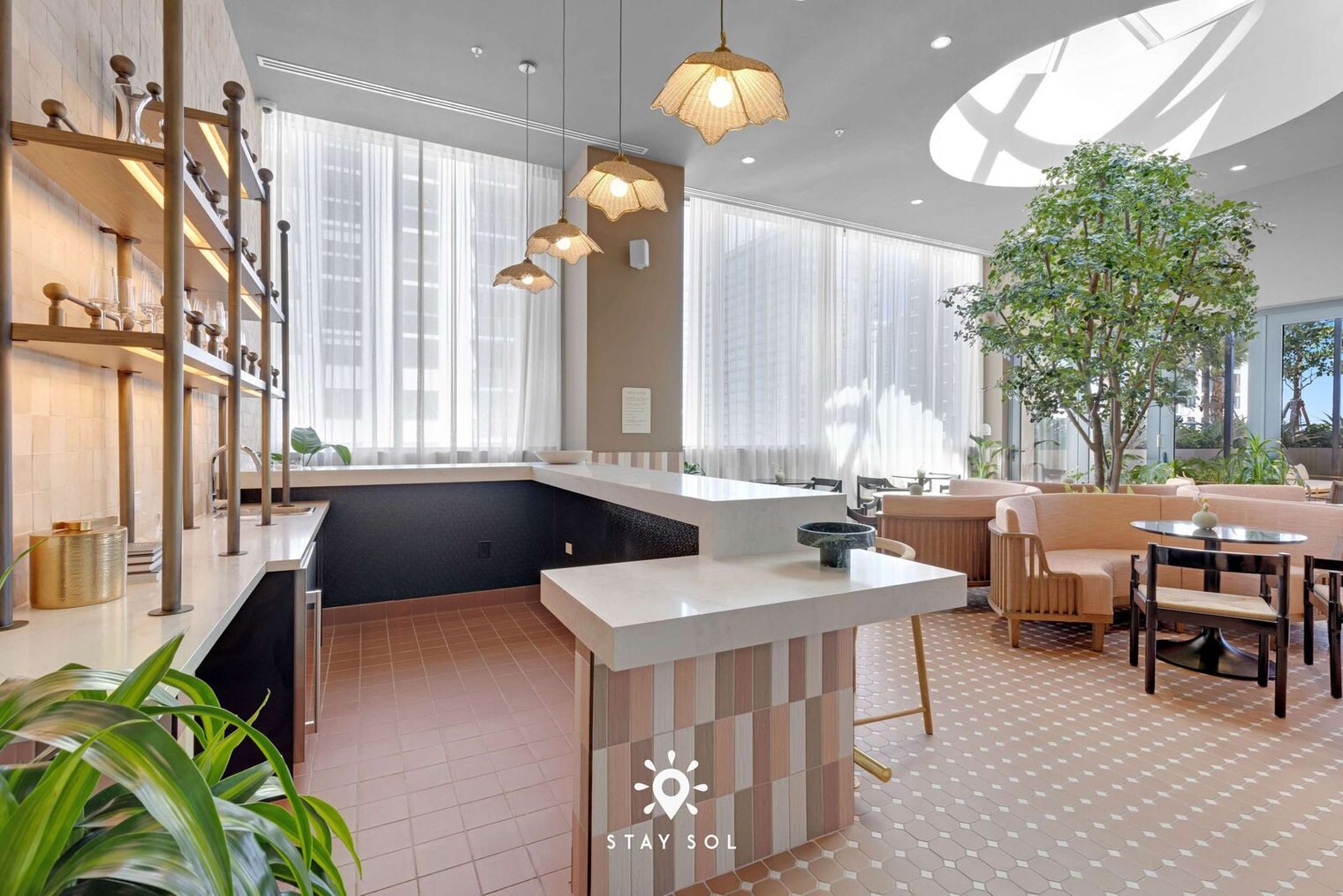 Building Photo - 11 NE 6th St