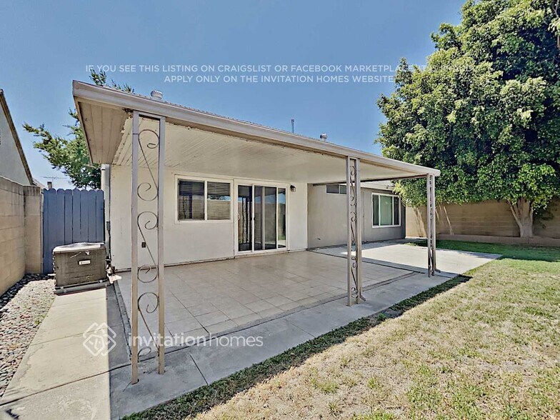 Building Photo - 3137 E Lancaster Ave