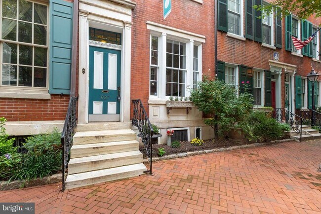 Building Photo - 927 Clinton St