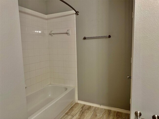 Building Photo - 29631 Evergreen Hills Dr