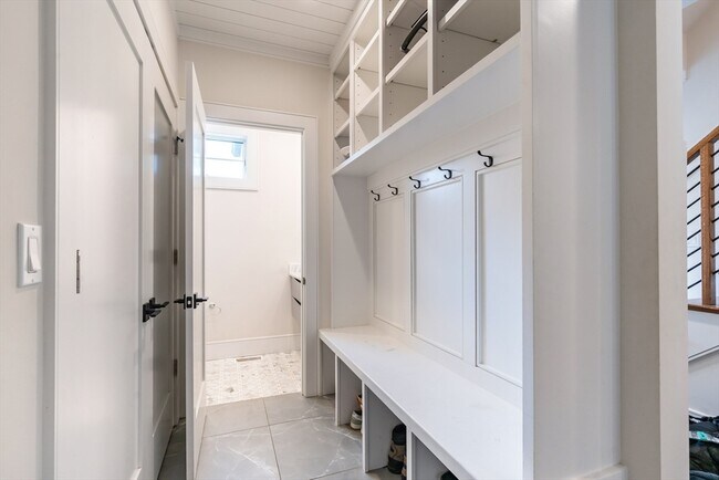 Building Photo - 19 Shute Path