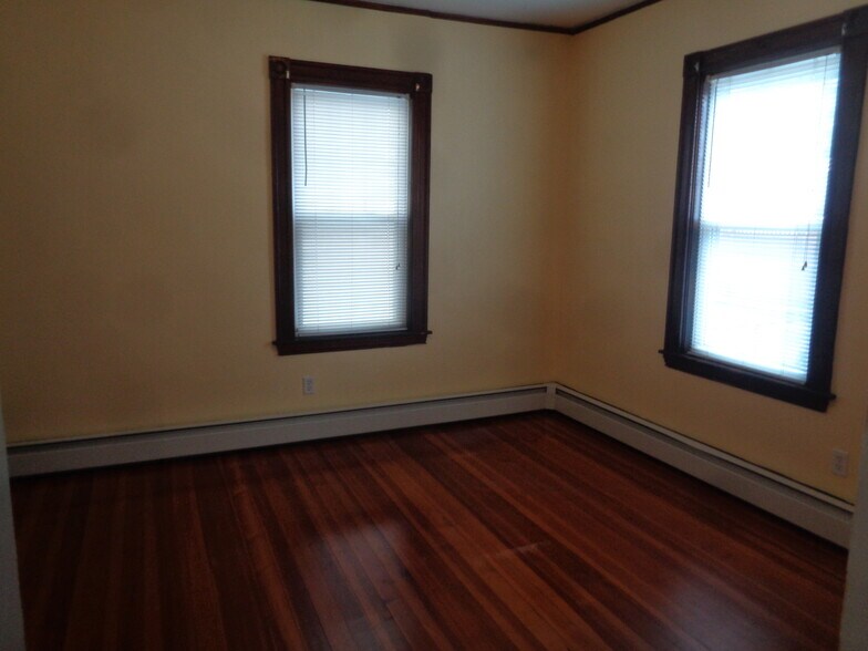 Building Photo - 61 Grove St