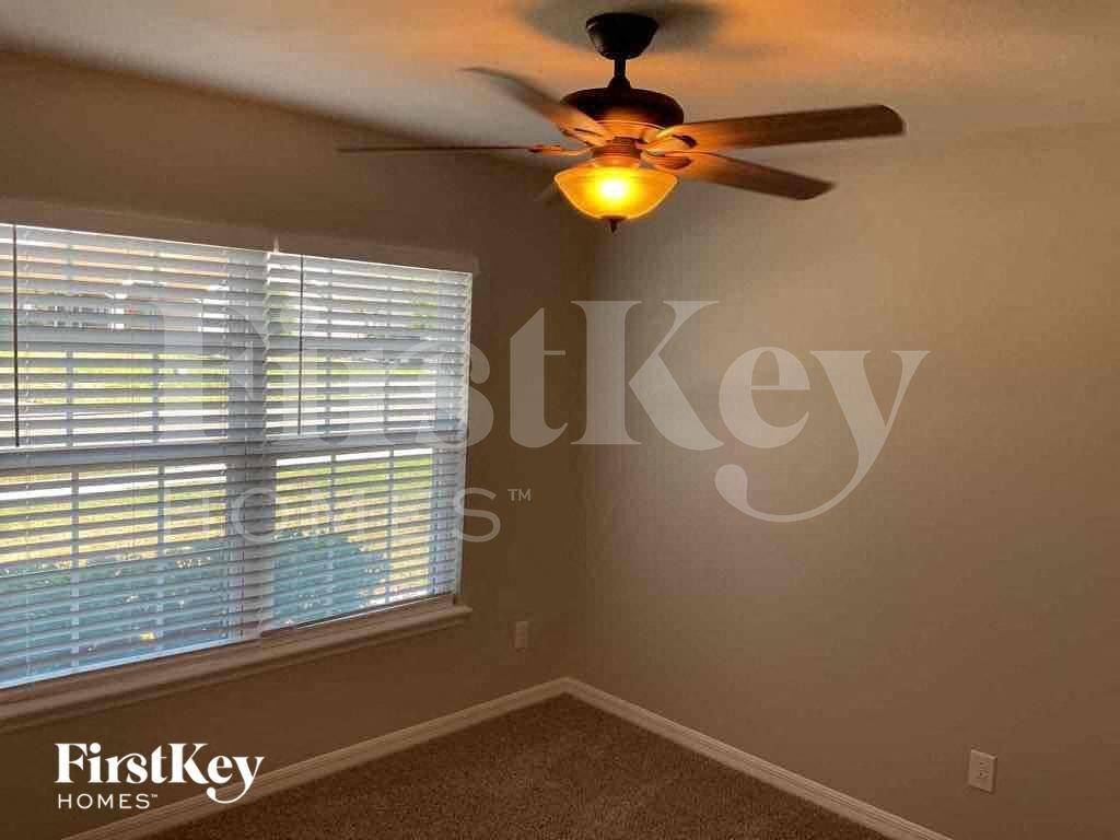 Building Photo - 121 Alexandria Cir
