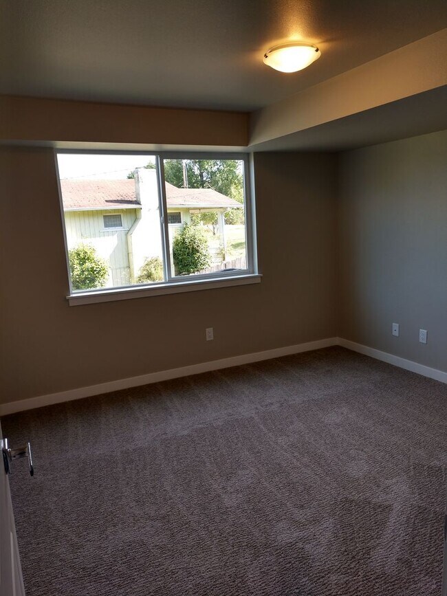 Building Photo - 2235 Electric Ave