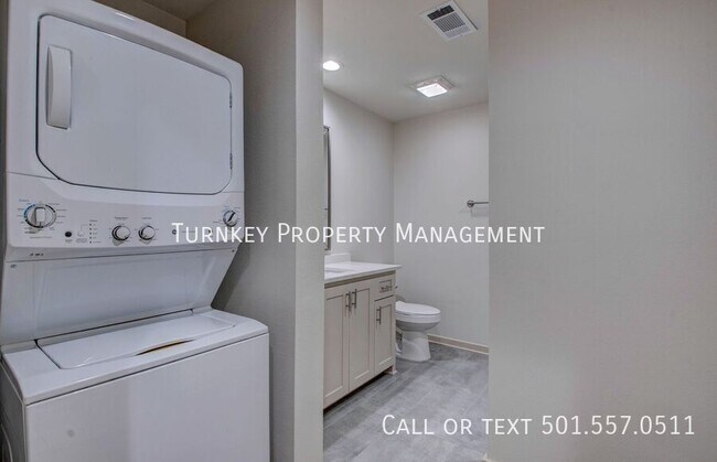 Building Photo - 915 North Street