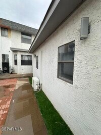 Building Photo - 3249 Isla Morada Dr