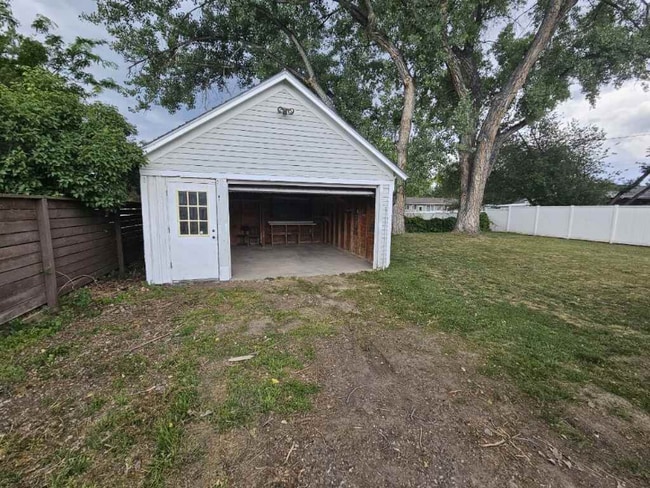 Building Photo - 1011 S Cottage Grove