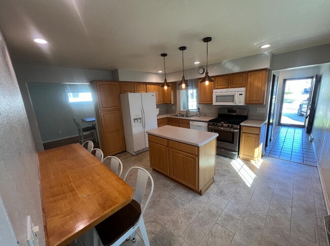 Building Photo - 4455 S Griffin Ave