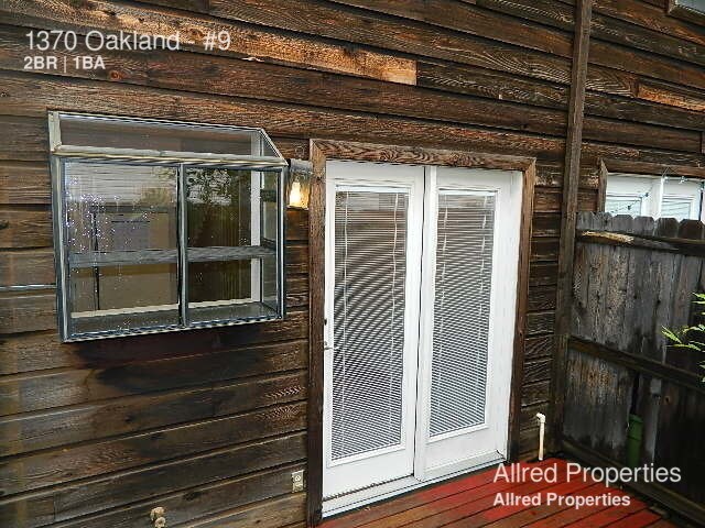 Primary Photo - NEAR CAMPUS | NICE SKYLIGHT AND PATIO