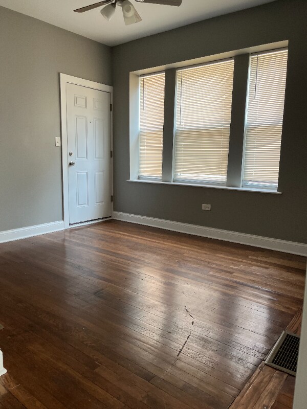 Building Photo - 9647 S Forest Ave