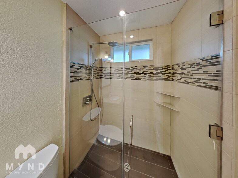 Building Photo - 4690 Cambio Ct