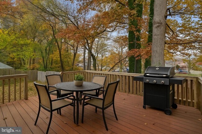 Building Photo - 314 Woodleaf Ct