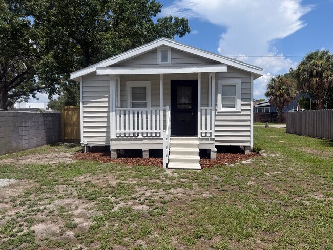 Building Photo - Suwanee Ave