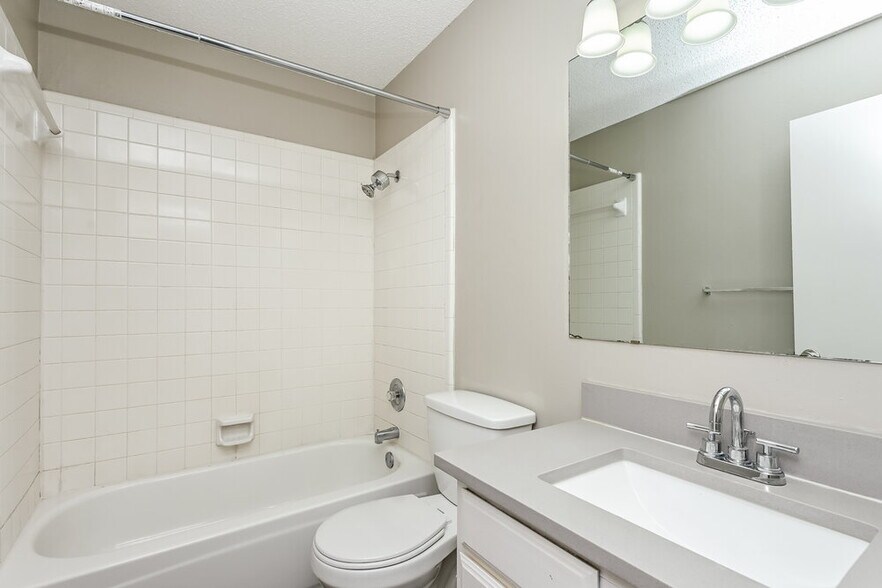 Building Photo - 4844 Thistledown Dr