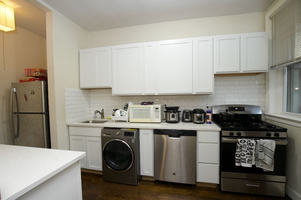 Building Photo - 945 Judson Ave