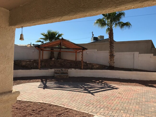 Building Photo - COMING SOON! 4Br/2Ba; Large Yards w/Trees!