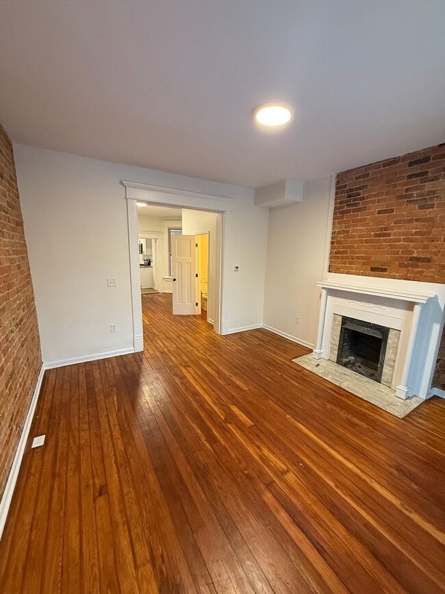 Building Photo - 3-Bedroom, 2.5-Bath Spacious Townhome located in Merion Village