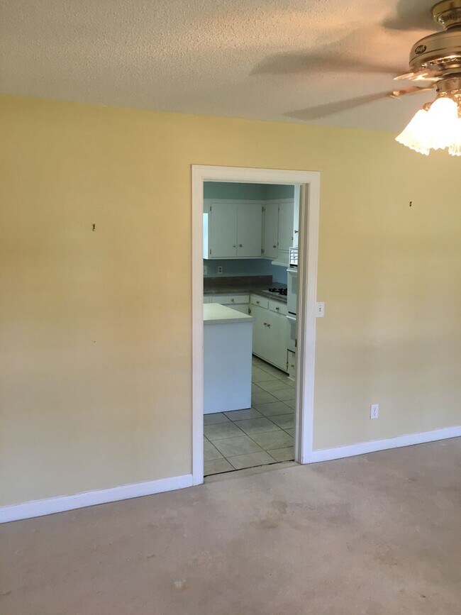 Building Photo - 3/2 House in Maplewood $1,795