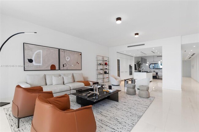 Building Photo - 300 Biscayne Blvd Way
