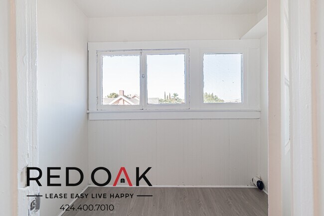 Building Photo - 4626 Wall St