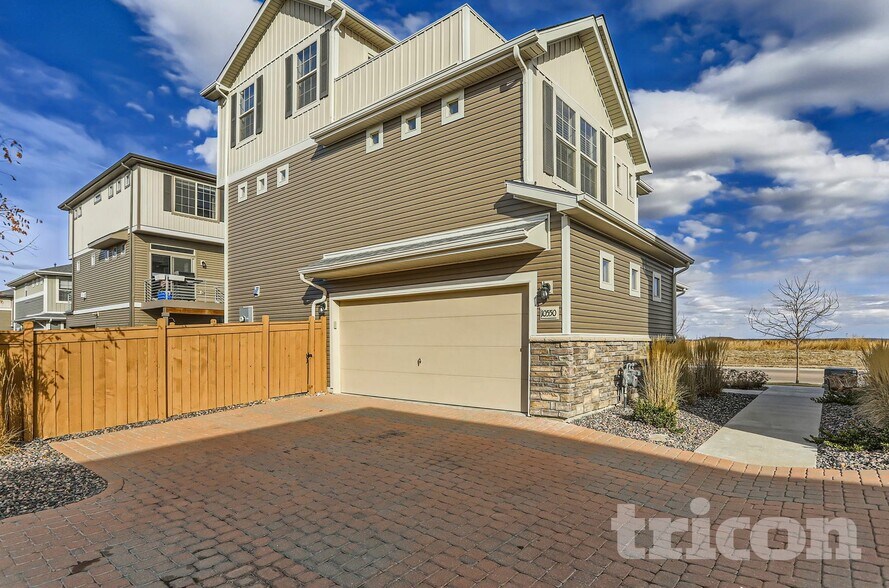 Building Photo - 10550 Waco St