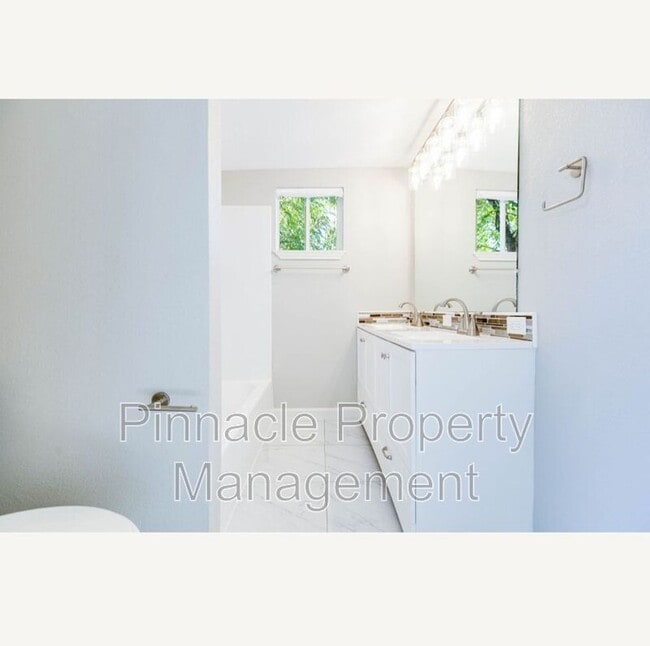 Building Photo - 1902 Coleman St