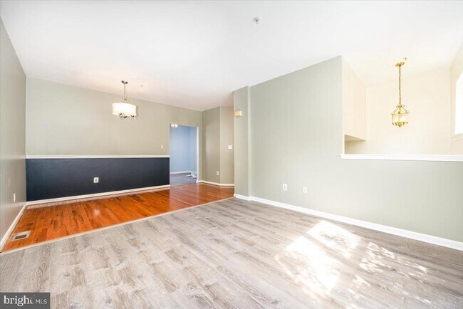 Building Photo - 12121 Amber Ridge Cir