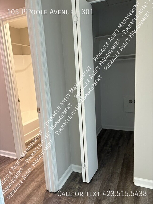 Building Photo - 105 P'Poole Ave