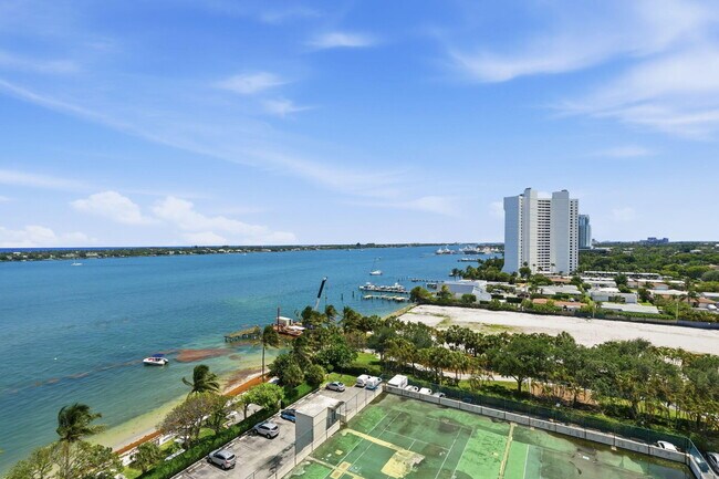 Building Photo - 5600 N Flagler Dr