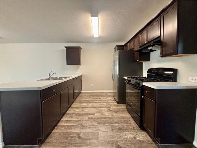 Building Photo - 4-bed 2-bath home in Alamo Ranch Area