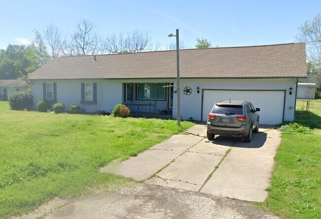 Primary Photo - 160 E Darby St