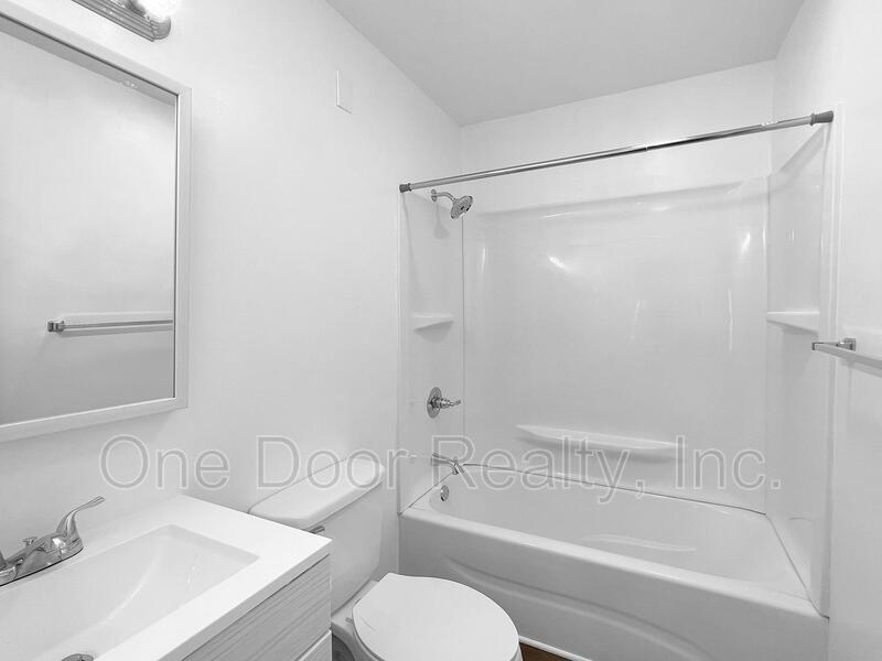 Building Photo - 130 Nelson Dr