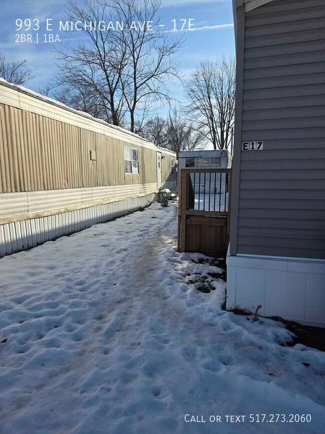 Building Photo - 993 E Michigan Ave