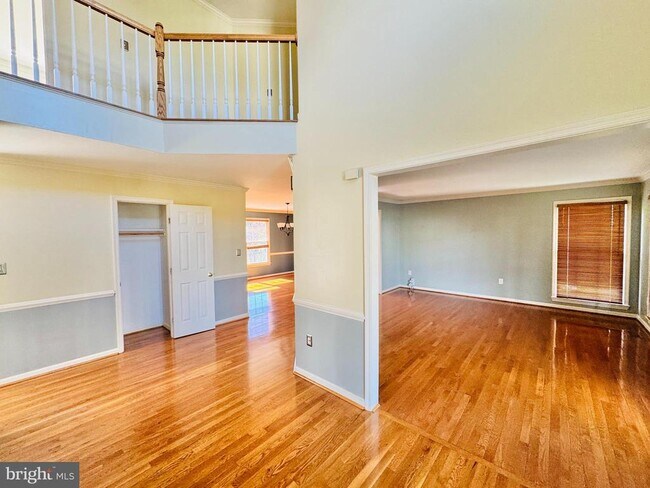 Building Photo - 28 Scotland Cir