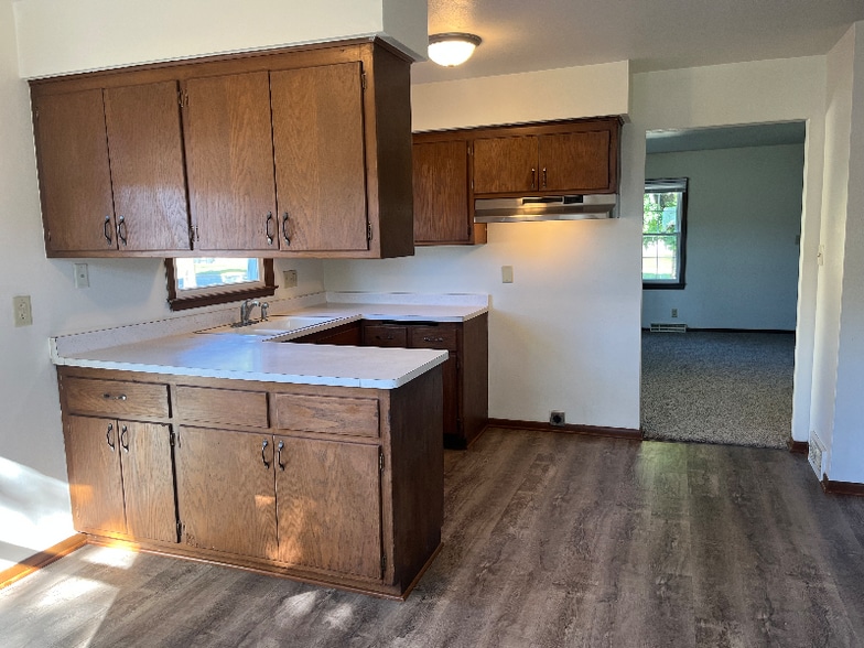 Building Photo - 2 S Grand Ave