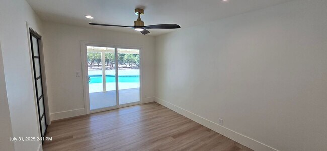 Building Photo - 3024 Sonrisa Dr