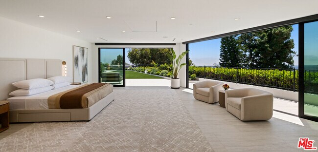 Building Photo - 365 Trousdale Pl