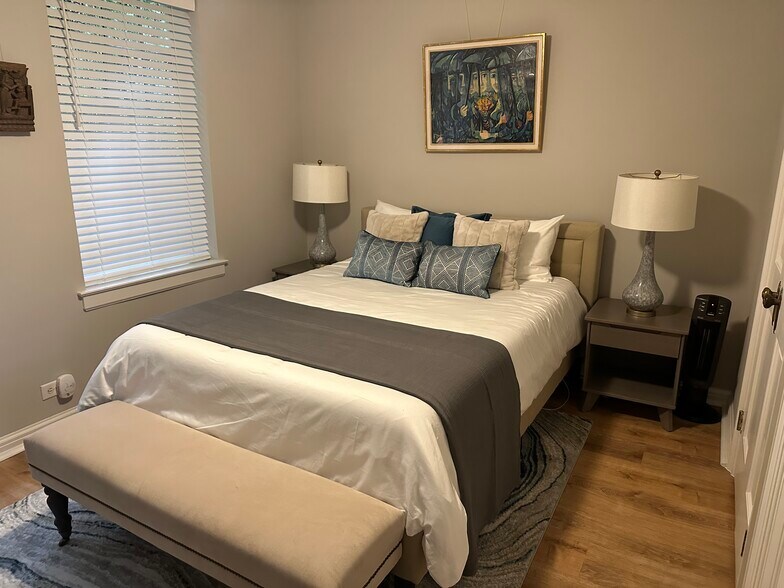 Building Photo - 1700 N Elm St