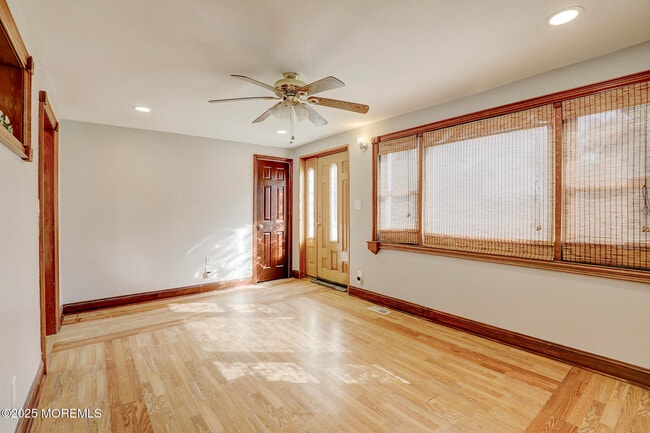 Building Photo - 146 Millhurst Rd