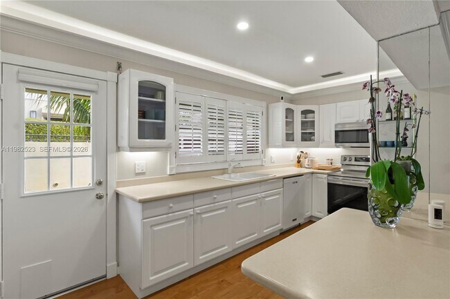 Building Photo - 4161 S US Hwy 1