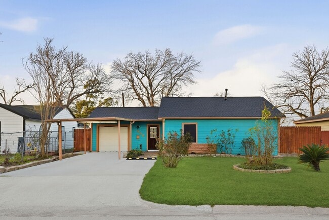 Building Photo - 506 Ogilvie St