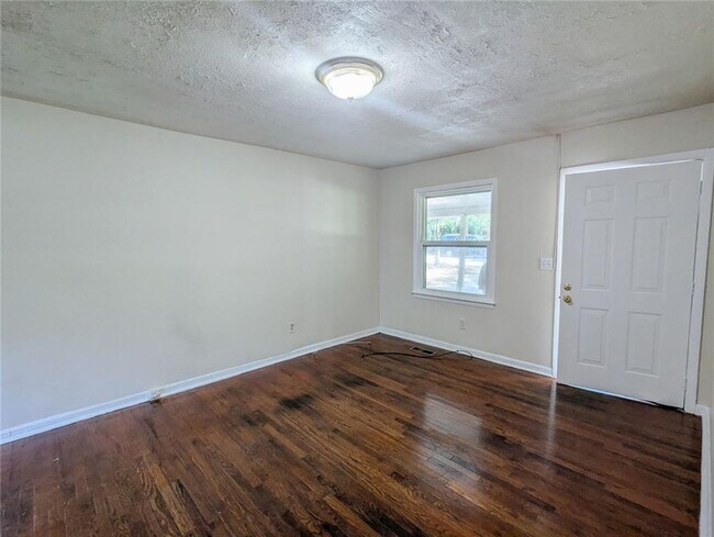 Building Photo - 2820 Cardo Dr NW