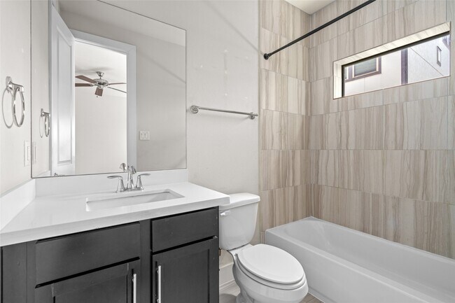 Building Photo - 3409 Kensington Yellow Pl